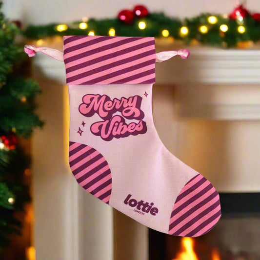 LOTTIE “Merry Vibes” Stocking – Festive & Fun Makeup Holder (2 Pairs)